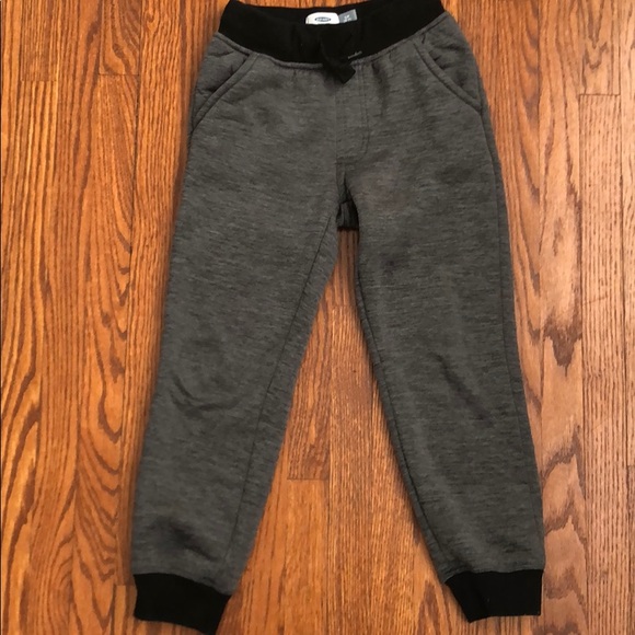 Old Navy Boys track pants in grey - Picture 2 of 8
